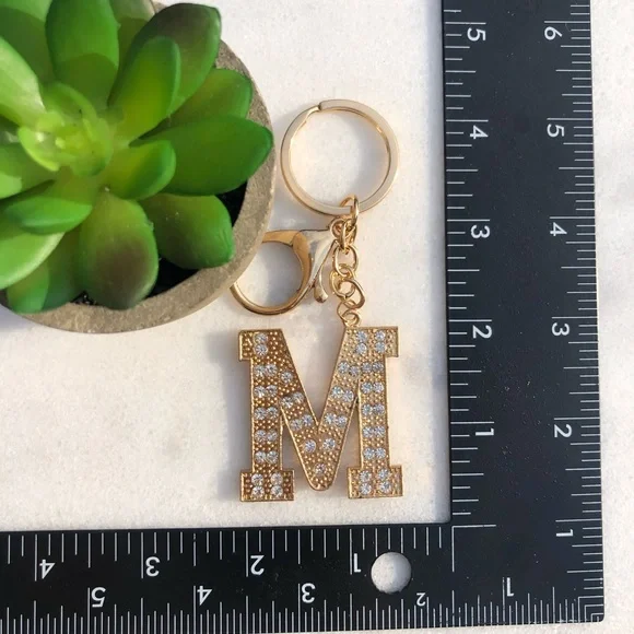 Beautiful sparkly lightweight initial M keychain ✨ - Picture 6 of 6